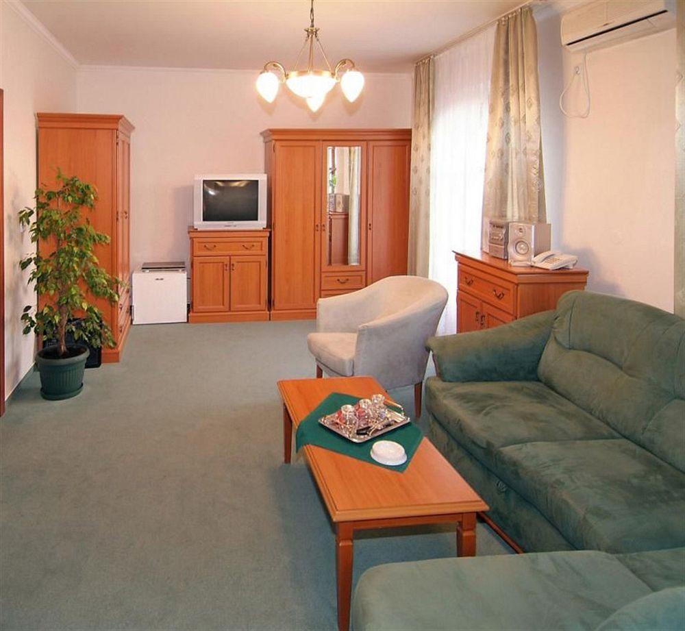 Hotel Grand Жилина Екстериор снимка