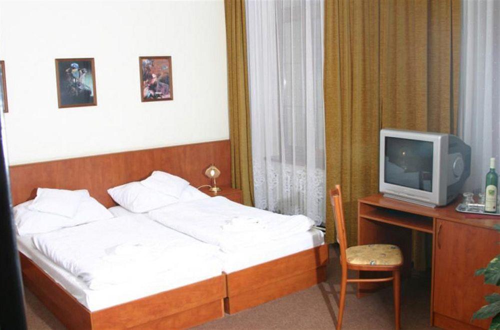 Hotel Grand Жилина Екстериор снимка