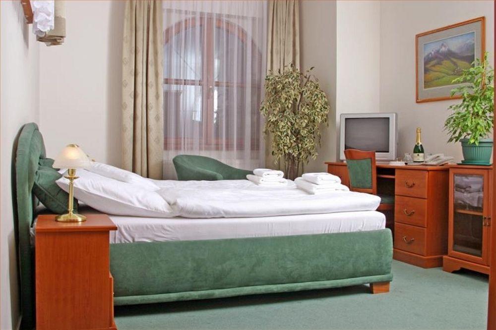 Hotel Grand Жилина Екстериор снимка