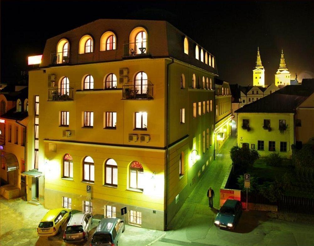 Hotel Grand Жилина Екстериор снимка