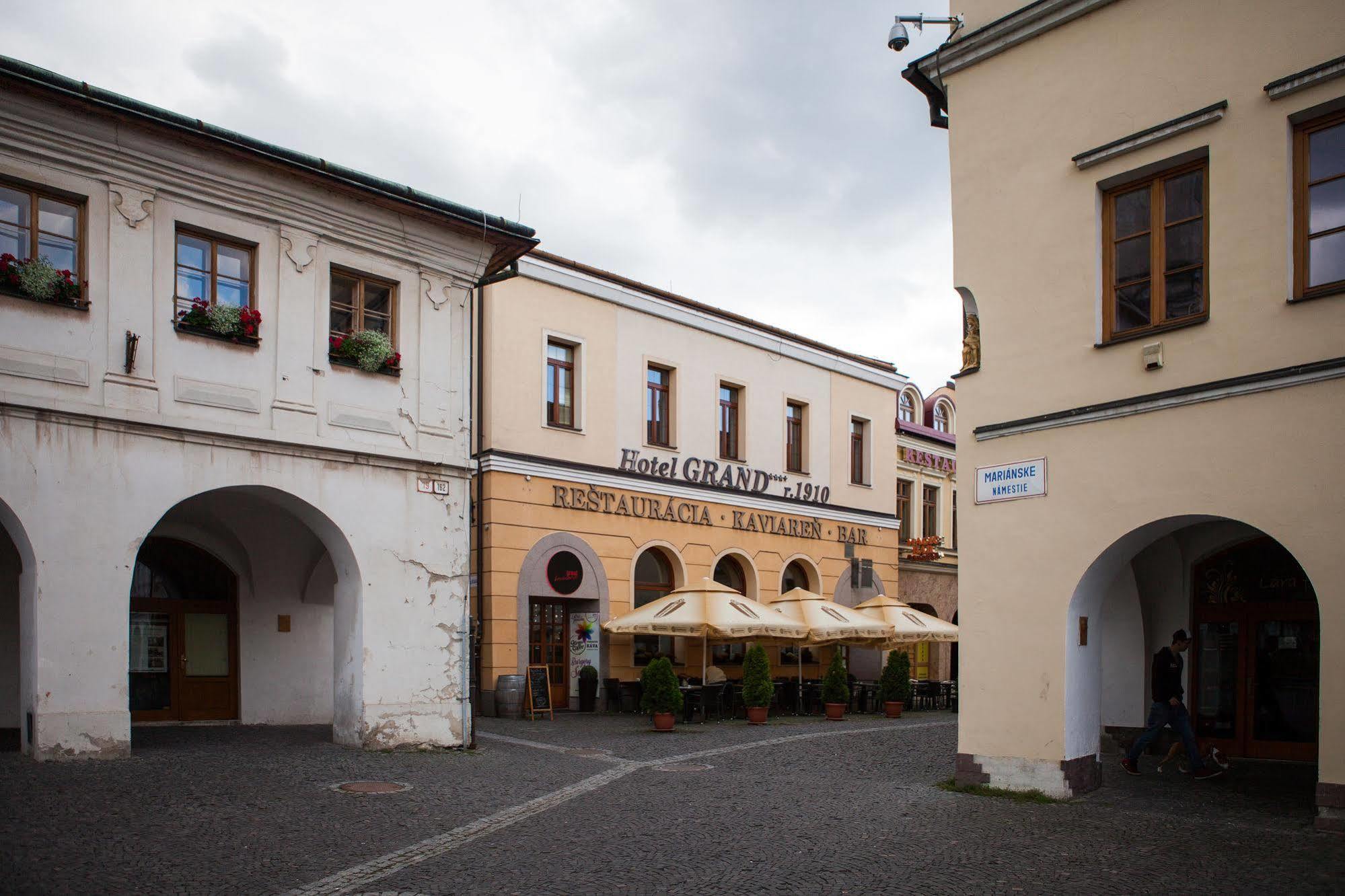 Hotel Grand Жилина Екстериор снимка