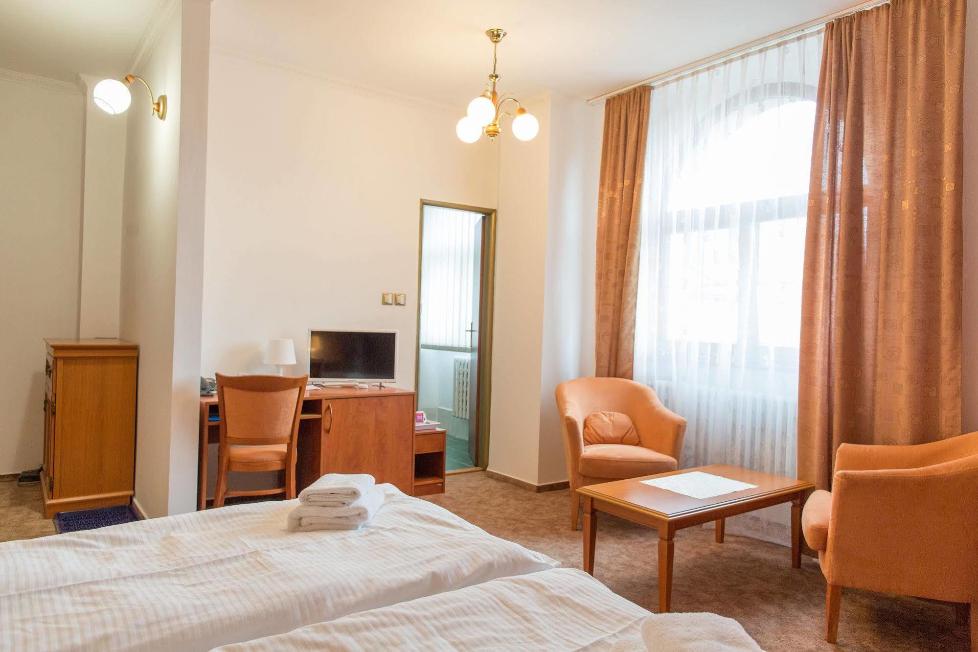 Hotel Grand Жилина Екстериор снимка